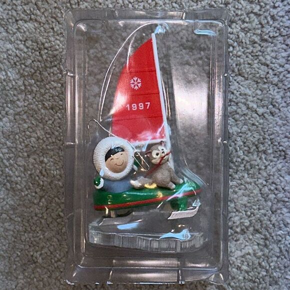 Hallmark Ornament “Frosty Friends” - Picture 5 of 8